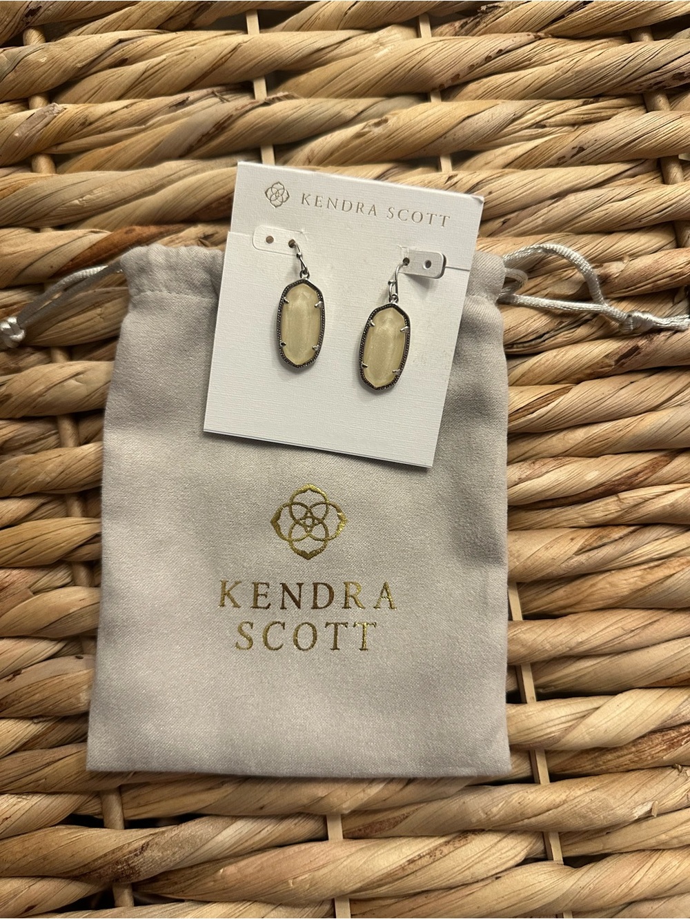 NEW Kendra Scott Oval Drop Earrings